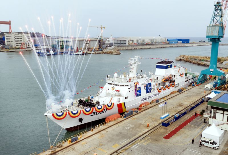HD Hyundai Heavy Industries Launches 3,000-Ton-Class Korea Coast Guard Patrol Vessel Thumbnail Image